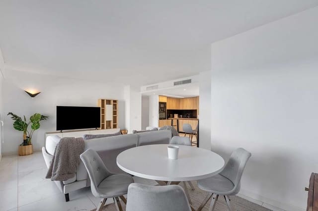 2 chambre Appartement à vendre à Torrevieja avec garage - 765 000 € (Ref: 9834340)