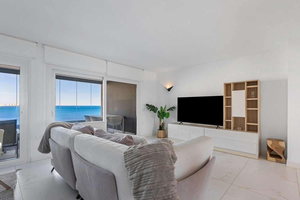 2 bedroom Apartment for sale in Torrevieja - € 765,000 (Ref: 9834340)