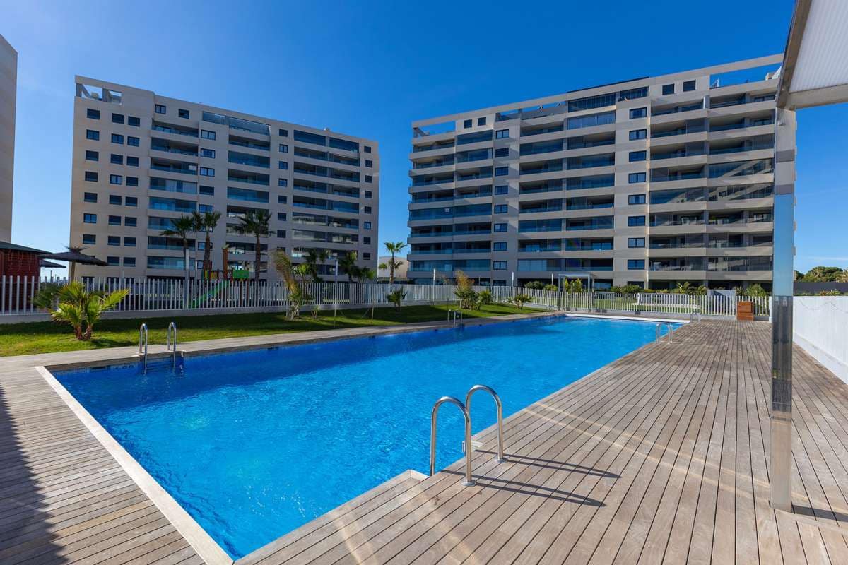 2 bedroom Apartment for sale in Torrevieja - € 765,000 (Ref: 9834340)