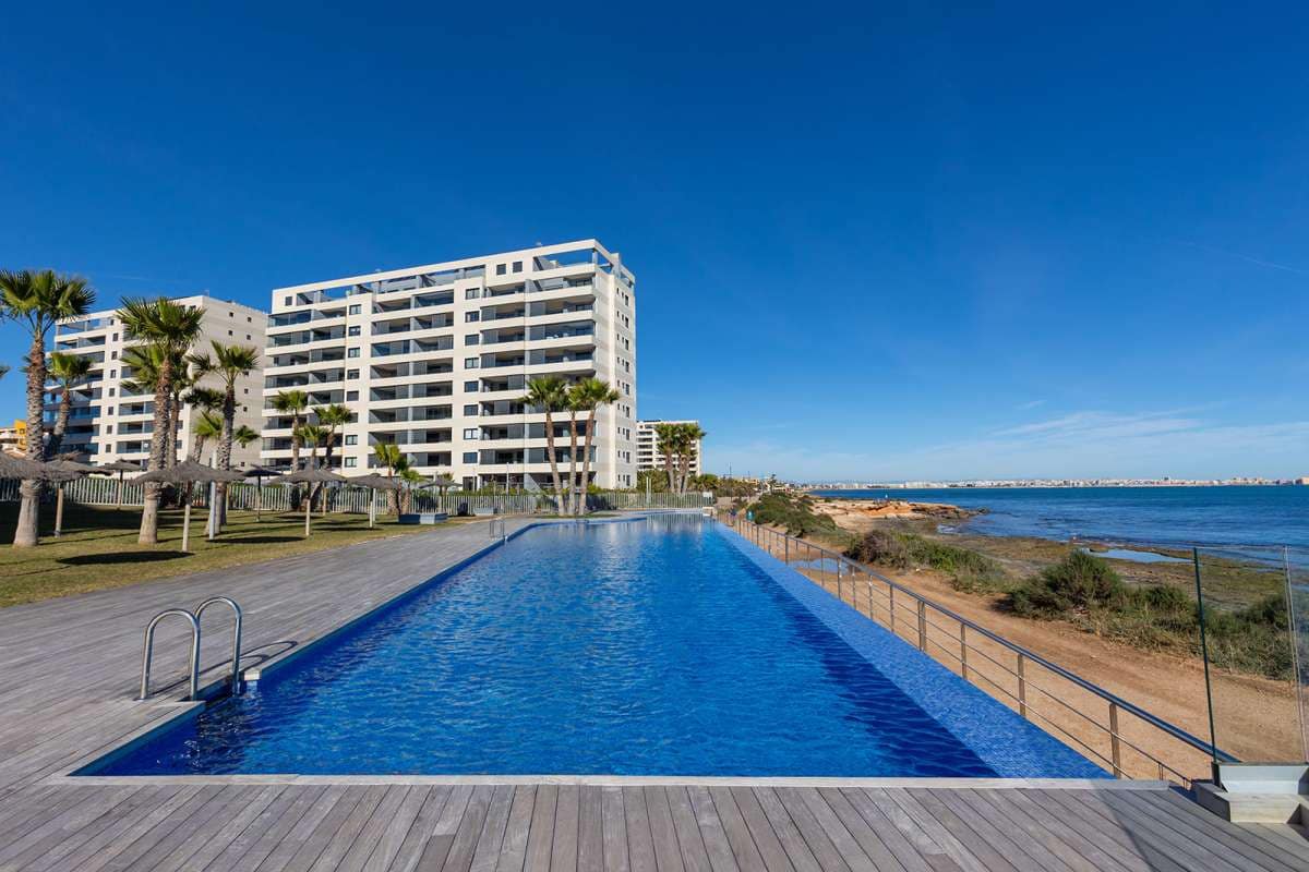 2 bedroom Apartment for sale in Torrevieja - € 765,000 (Ref: 9834340)