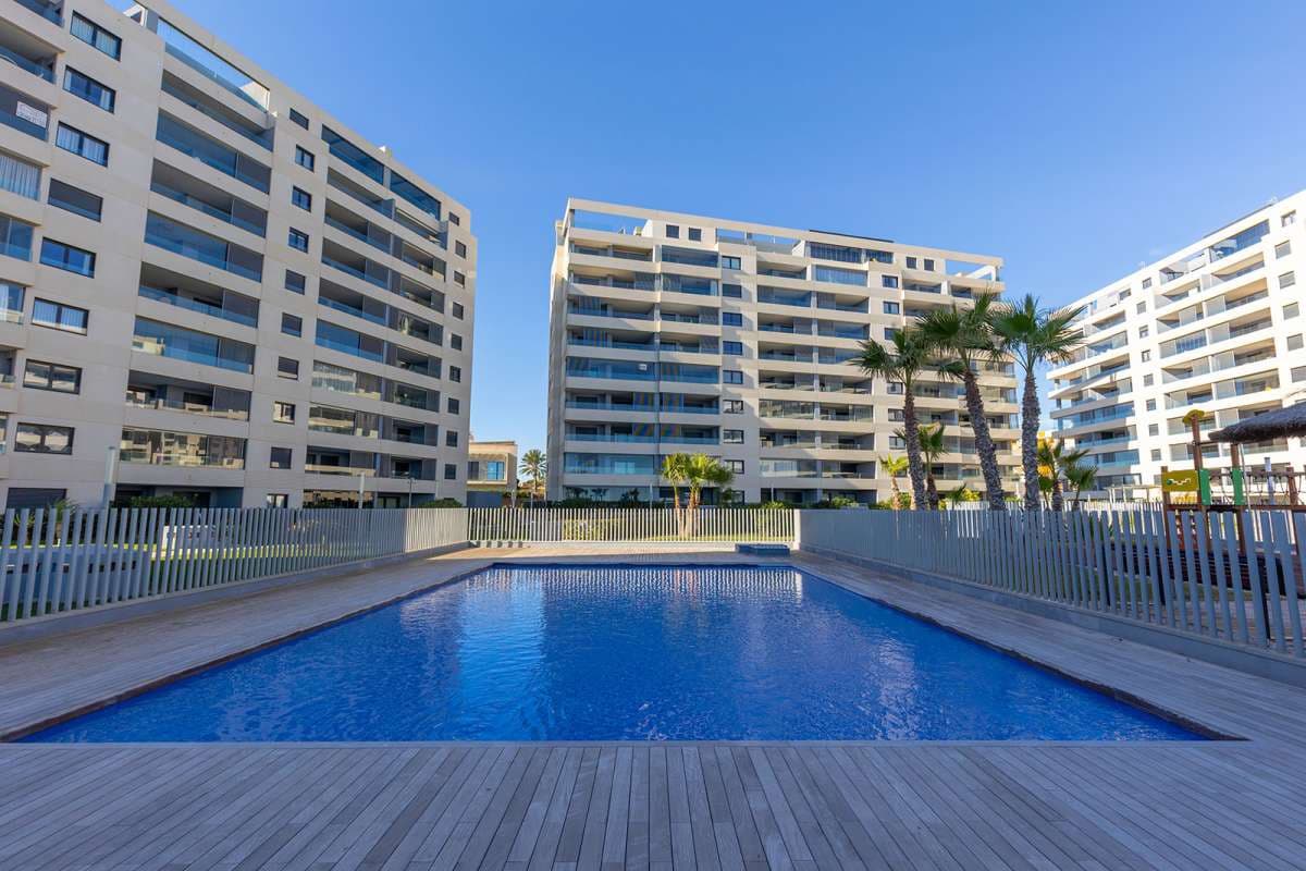 2 bedroom Apartment for sale in Torrevieja - € 765,000 (Ref: 9834340)