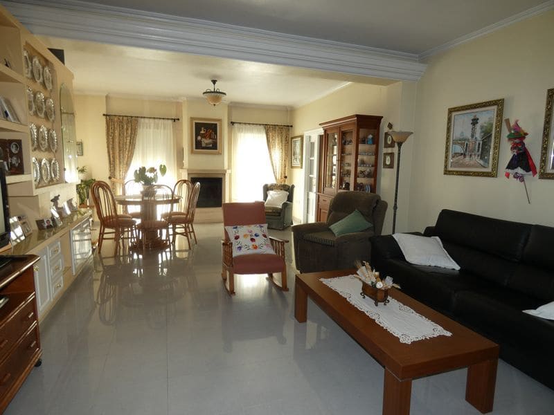 4 bedroom Villa for sale in Almoradi - € 499,950 (Ref: 9834341)