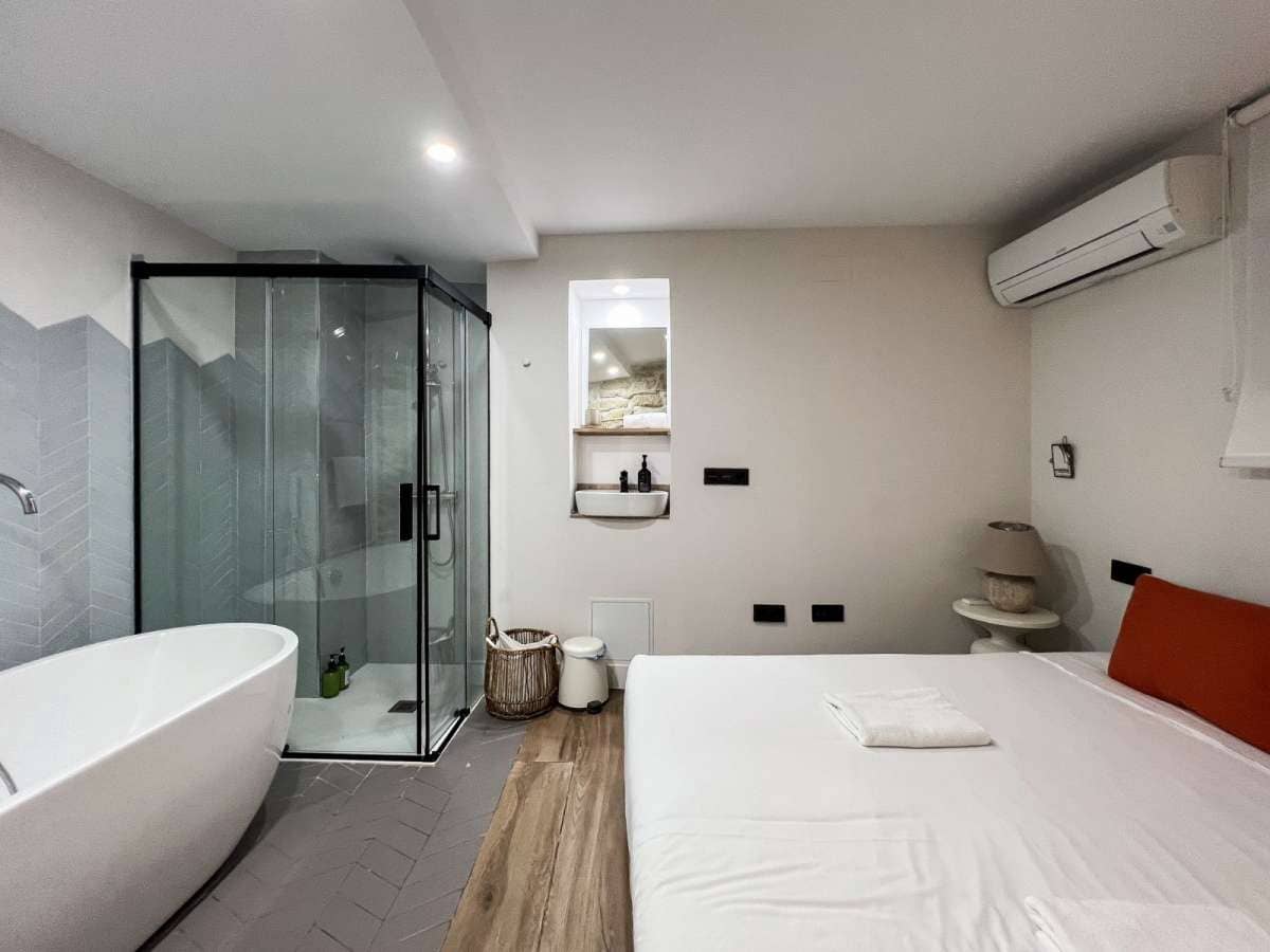 2 bedroom Apartment for sale in Alicante / Alacant city - € 550,000 (Ref: 9834348)