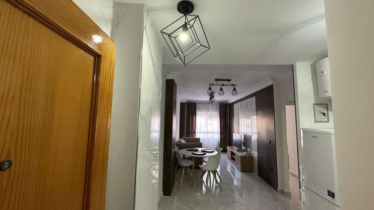 2 sovrum Lägenhet till salu i Torrevieja - 139 900 € (Ref: 9834373)