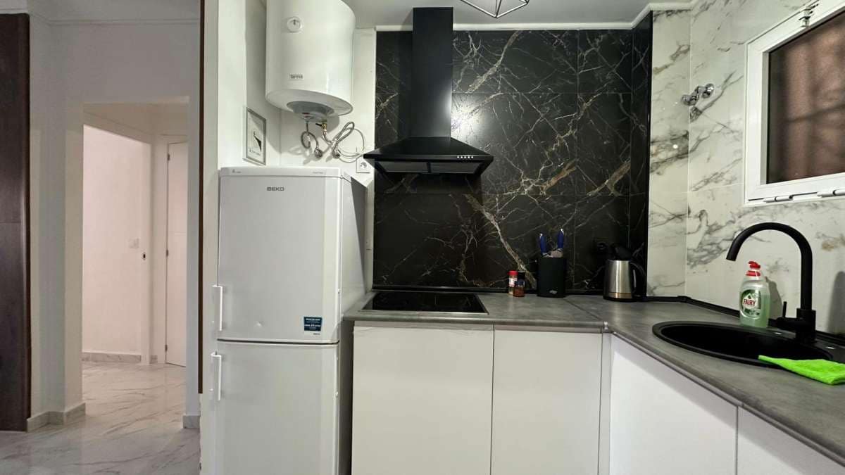 2 sovrum Lägenhet till salu i Torrevieja - 139 900 € (Ref: 9834373)