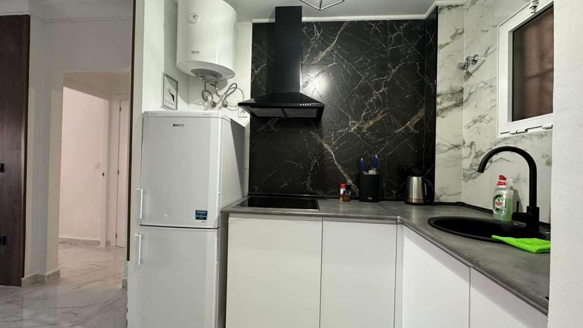 2 sovrum Lägenhet till salu i Torrevieja - 139 900 € (Ref: 9834373)
