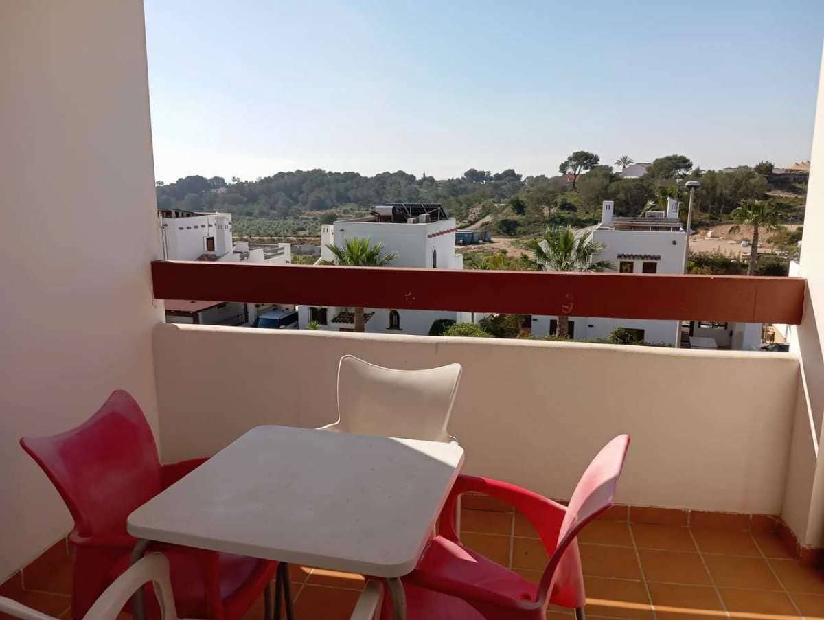 Apartamento de 2 habitaciones en Villamartin en venta - 190.000 € (Ref: 9834376)