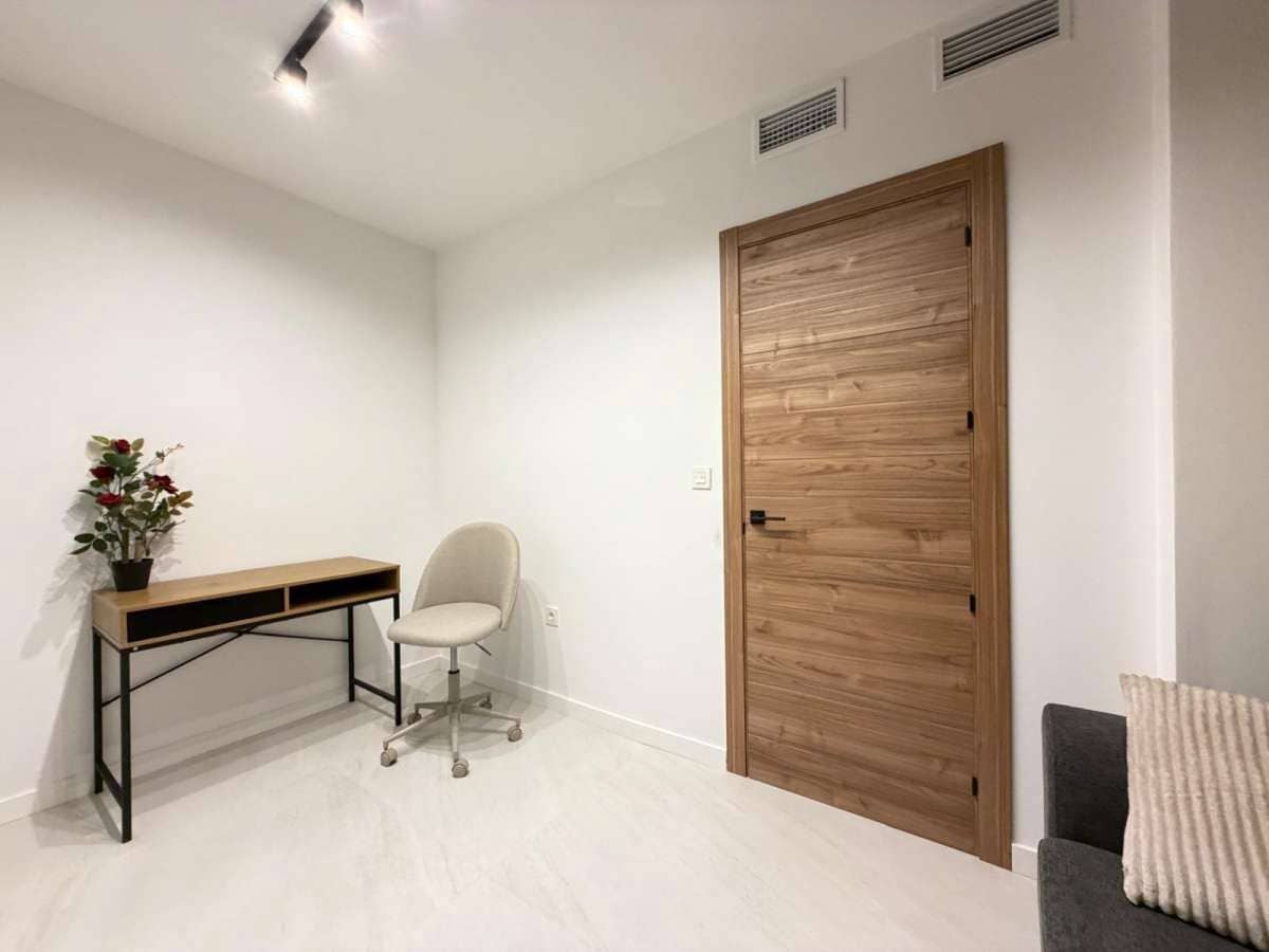 4 chambre Appartement à vendre à Torrevieja - 277 000 € (Ref: 9834377)