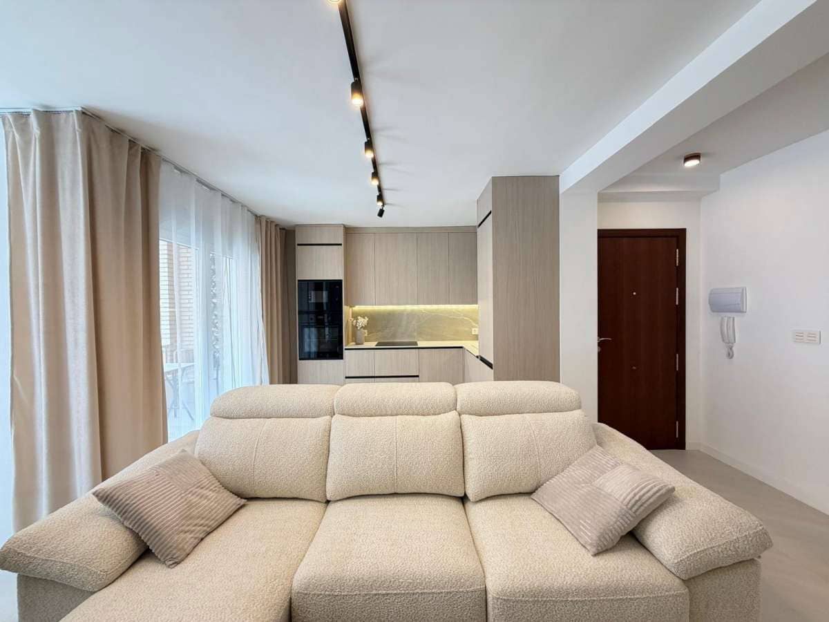 4 chambre Appartement à vendre à Torrevieja - 277 000 € (Ref: 9834377)