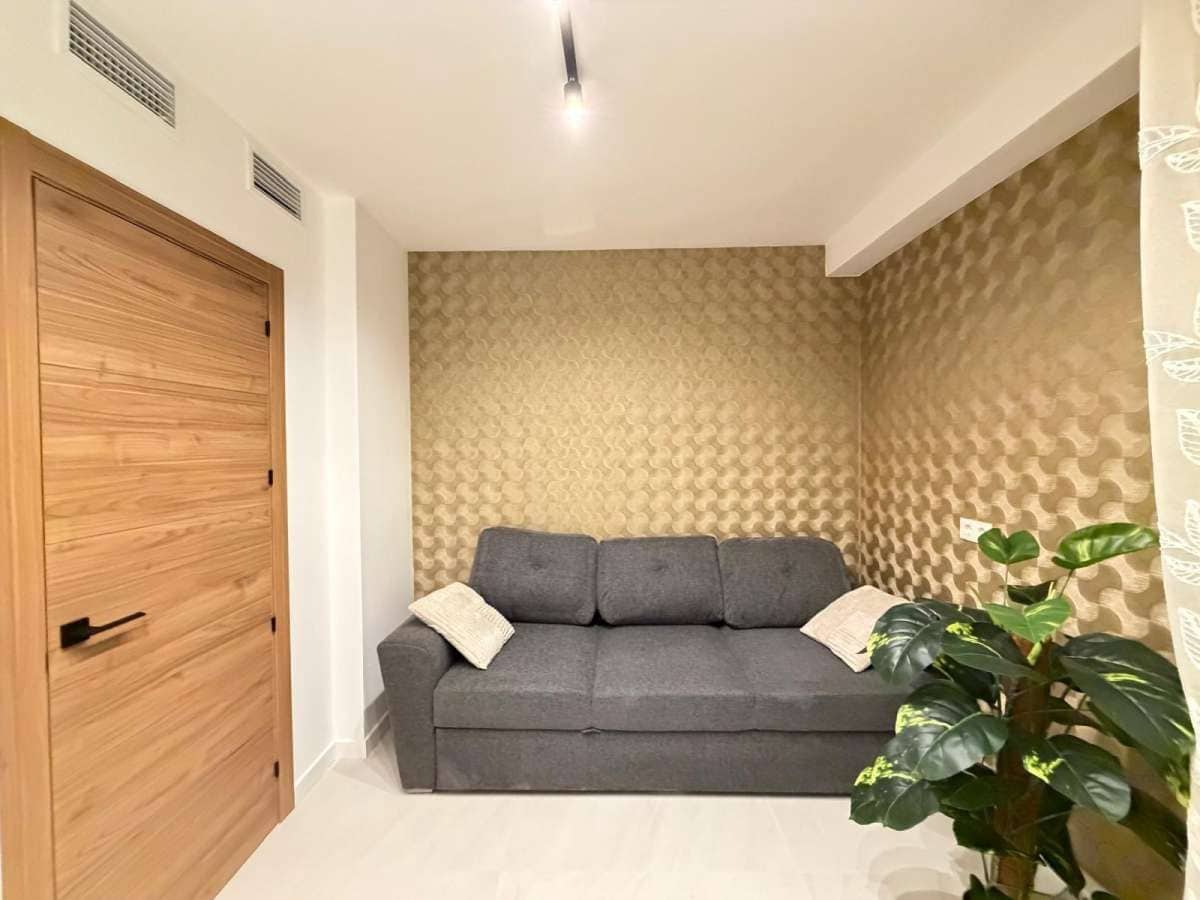 4 chambre Appartement à vendre à Torrevieja - 277 000 € (Ref: 9834377)