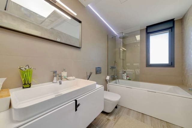 3 soveværelse Villa til salg i Torrevieja - € 1.275.000 (Ref: 9834390)