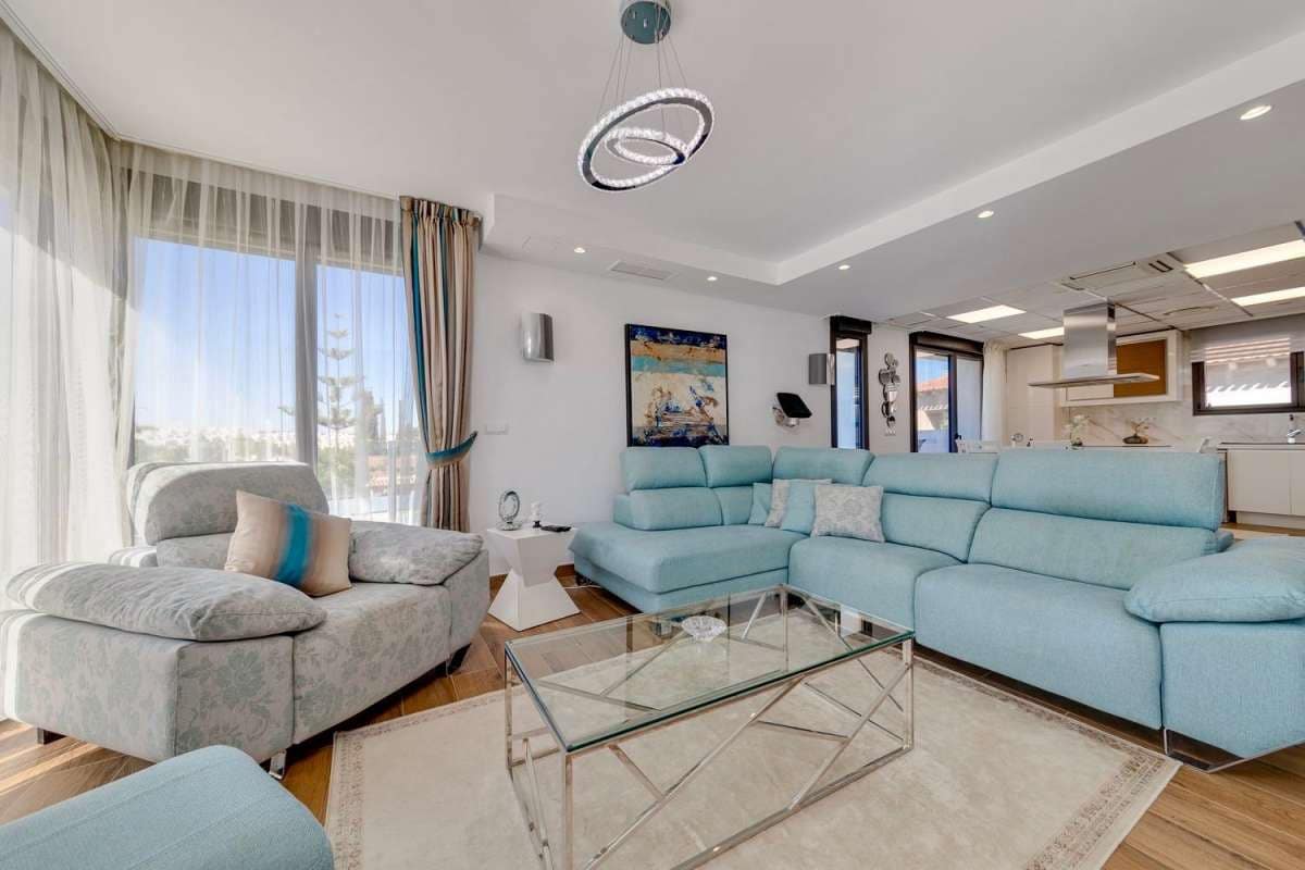 3 bedroom Villa for sale in Torrevieja - € 1,275,000 (Ref: 9834390)