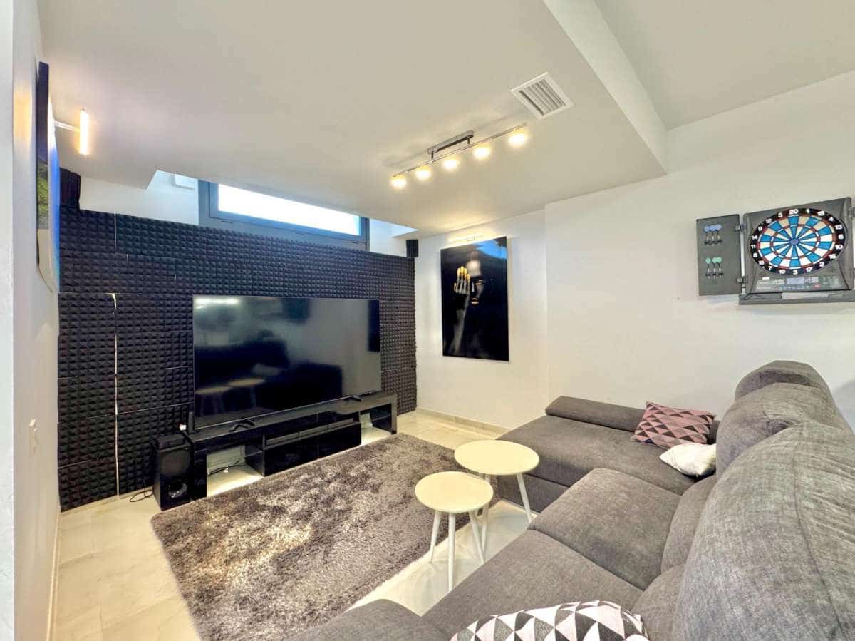 4 sovrum Villa till salu i Orihuela Costa - 735 000 € (Ref: 9834412)