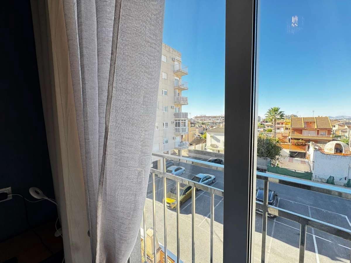 3 makuuhuone Huoneisto myytävänä paikassa Torrevieja - 285 000 € (Ref: 9834416)