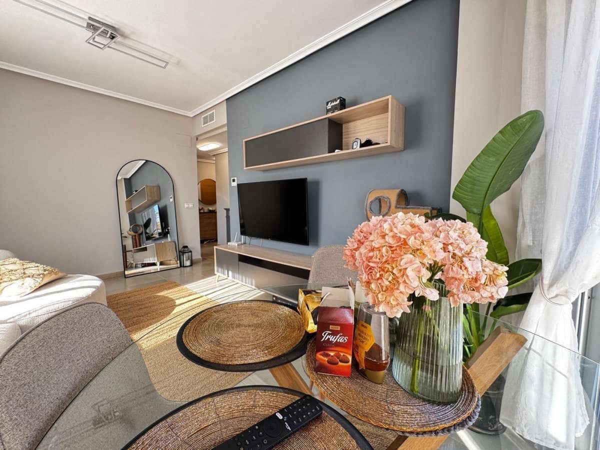 3 makuuhuone Huoneisto myytävänä paikassa Torrevieja - 285 000 € (Ref: 9834416)