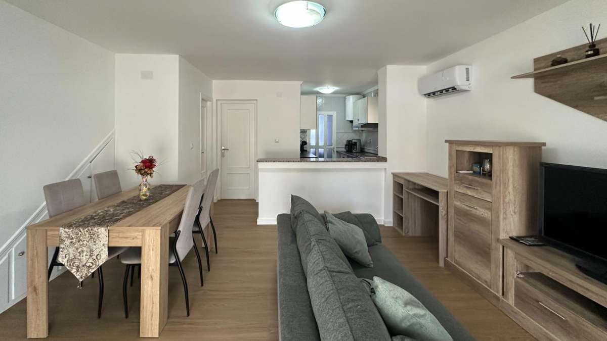 Apartamento de 3 habitaciones en San Miguel de Salinas en venta con piscina garaje - 268.900 € (Ref: 9834436)