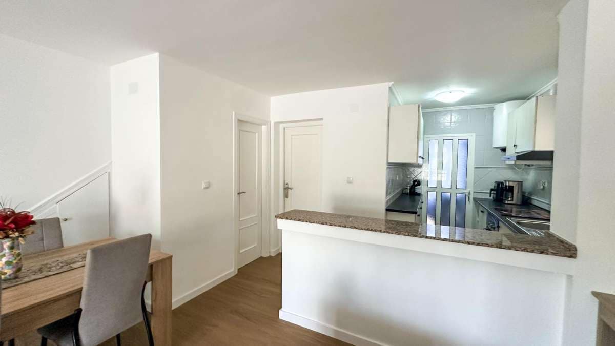 Apartamento de 3 habitaciones en San Miguel de Salinas en venta con piscina garaje - 268.900 € (Ref: 9834436)