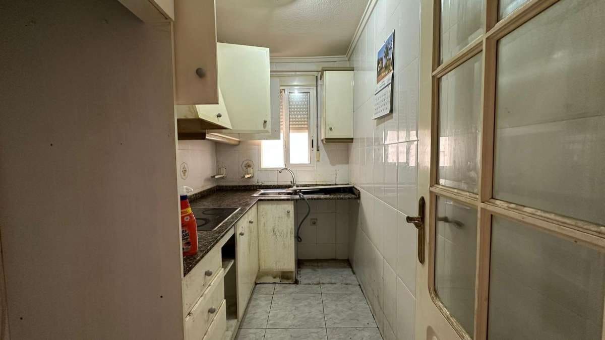 Apartamento de 2 habitaciones en Torrevieja en venta - 119.900 € (Ref: 9834445)