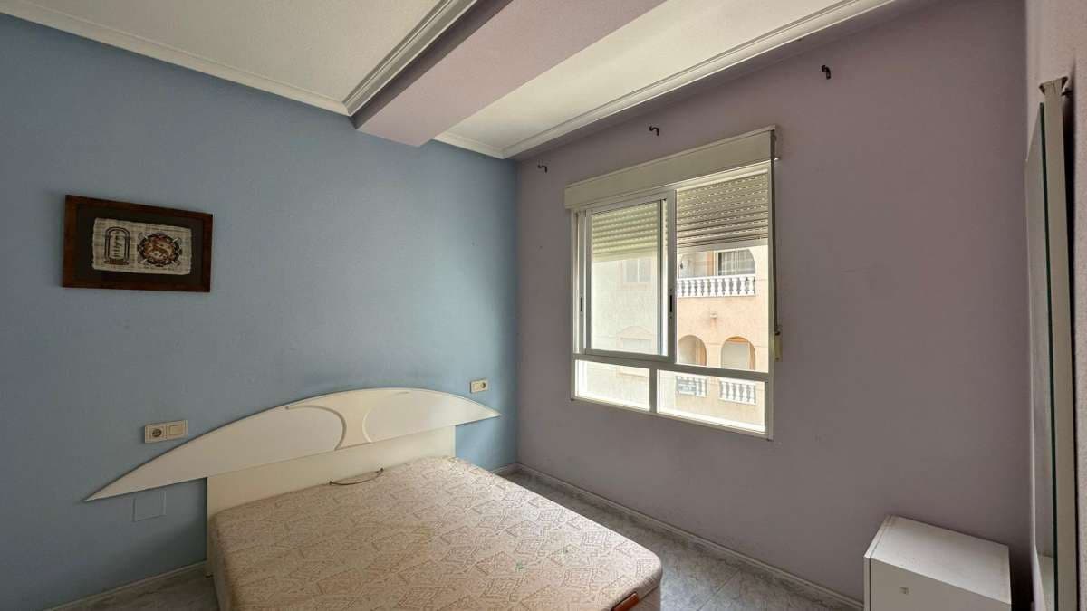 Apartamento de 2 habitaciones en Torrevieja en venta - 119.900 € (Ref: 9834445)