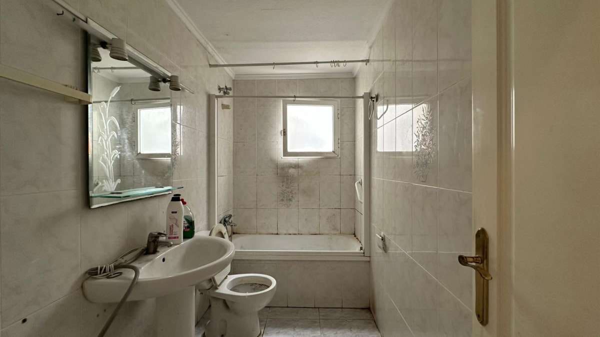 Apartamento de 2 habitaciones en Torrevieja en venta - 119.900 € (Ref: 9834445)