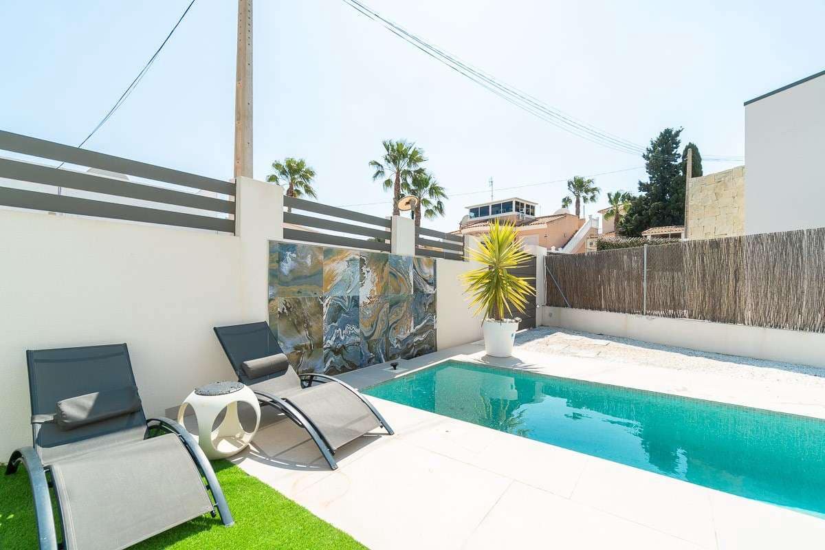 3 soveværelse Villa til salg i Orihuela Costa - € 524.900 (Ref: 9834446)