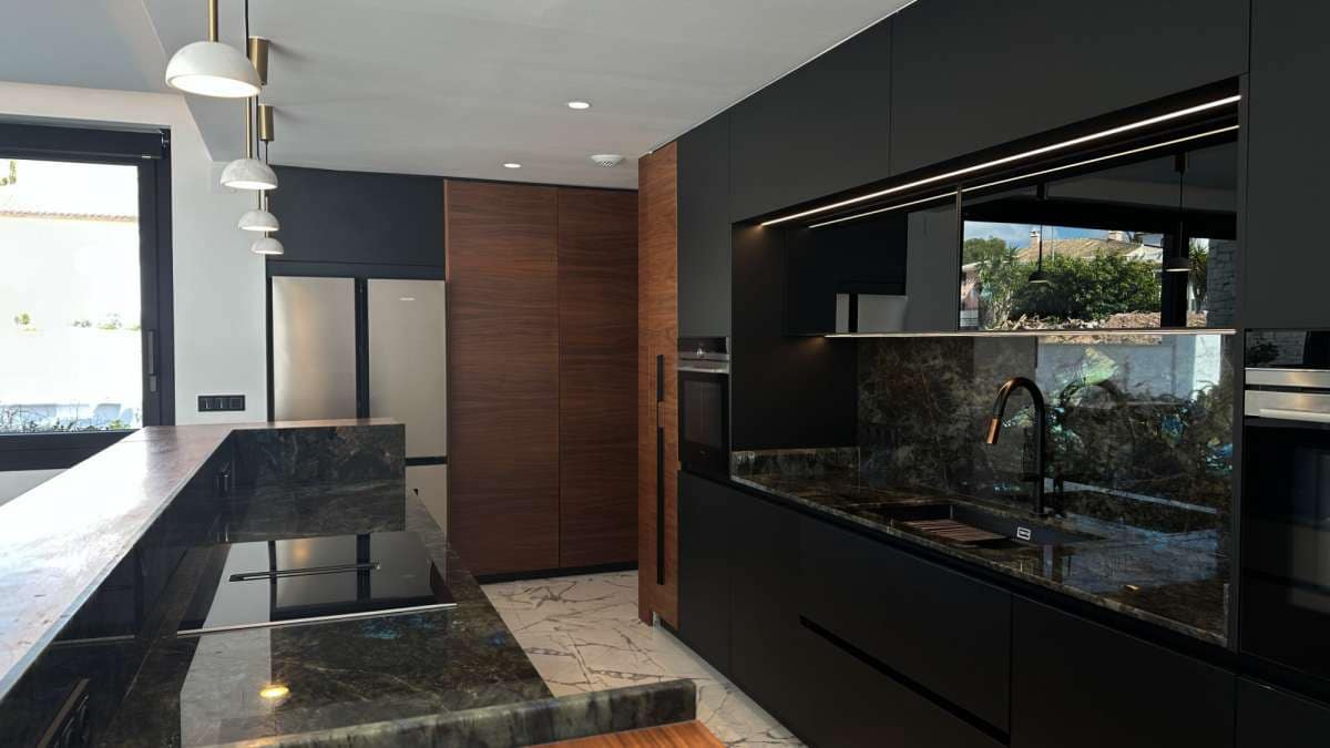 4 bedroom Villa for sale in Orihuela Costa - € 2,950,000 (Ref: 9834447)