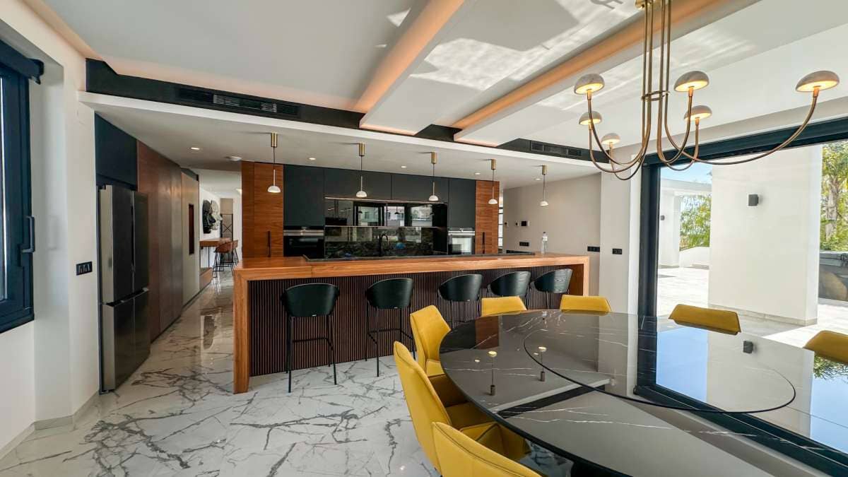 4 bedroom Villa for sale in Orihuela Costa - € 2,950,000 (Ref: 9834447)