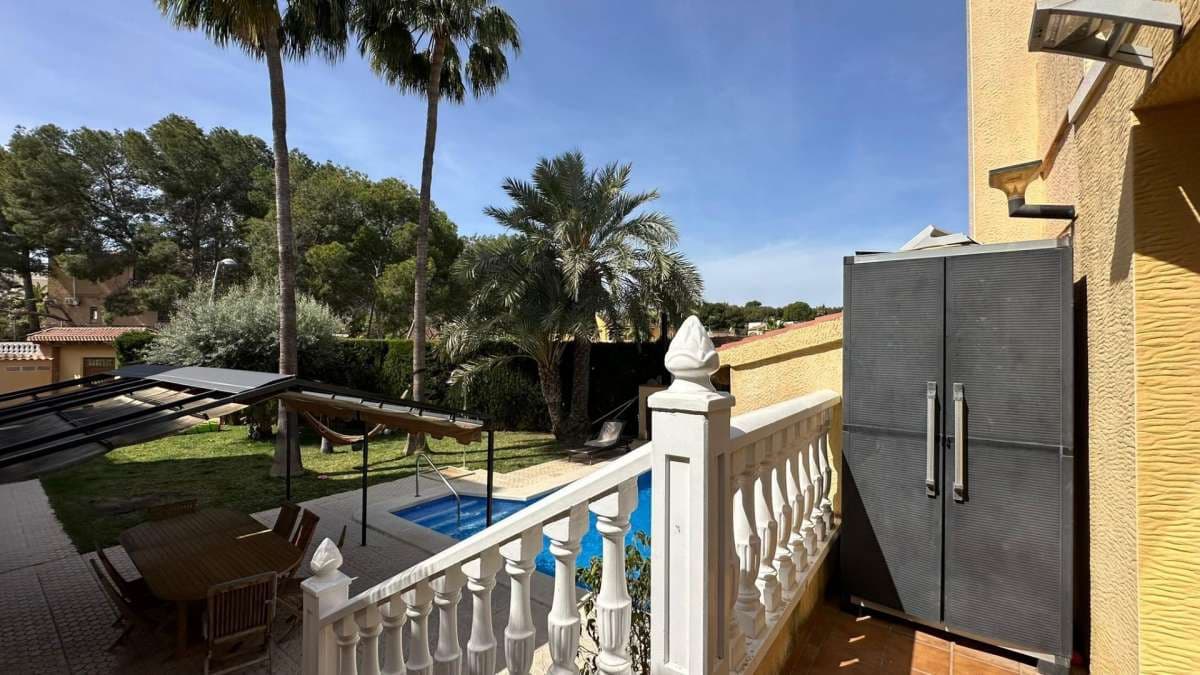 4 Zimmer Villa zu verkaufen in Torrevieja - 490.000 € (Ref: 9834453)