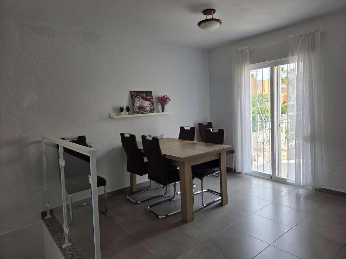 4 soverom Leilighet til salgs i Torrevieja - € 275 000 (Ref: 9834470)