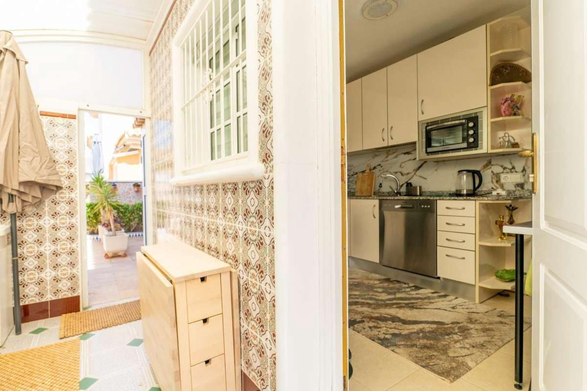 3 sovrum Villa till salu i Torrevieja - 325 000 € (Ref: 9834473)