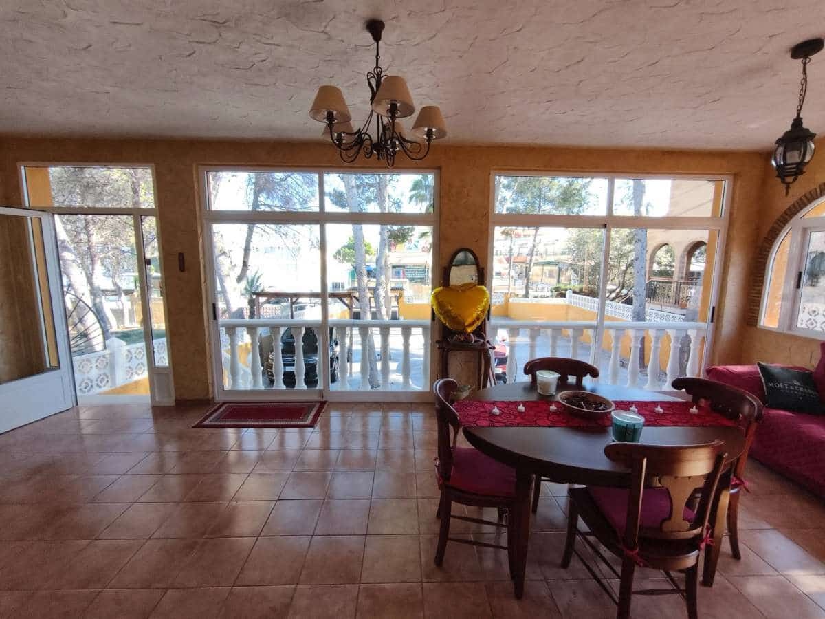 2 slaapkamer Villa te koop in Torrevieja - € 399.000 (Ref: 9834475)