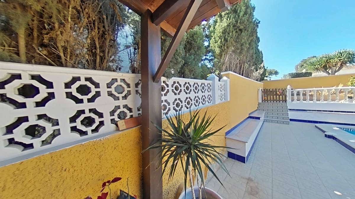 2 slaapkamer Villa te koop in Torrevieja - € 399.000 (Ref: 9834475)