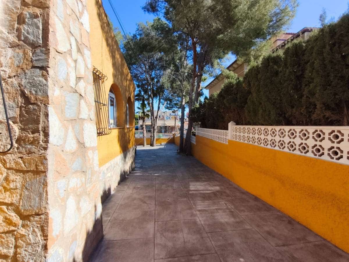 2 slaapkamer Villa te koop in Torrevieja - € 399.000 (Ref: 9834475)
