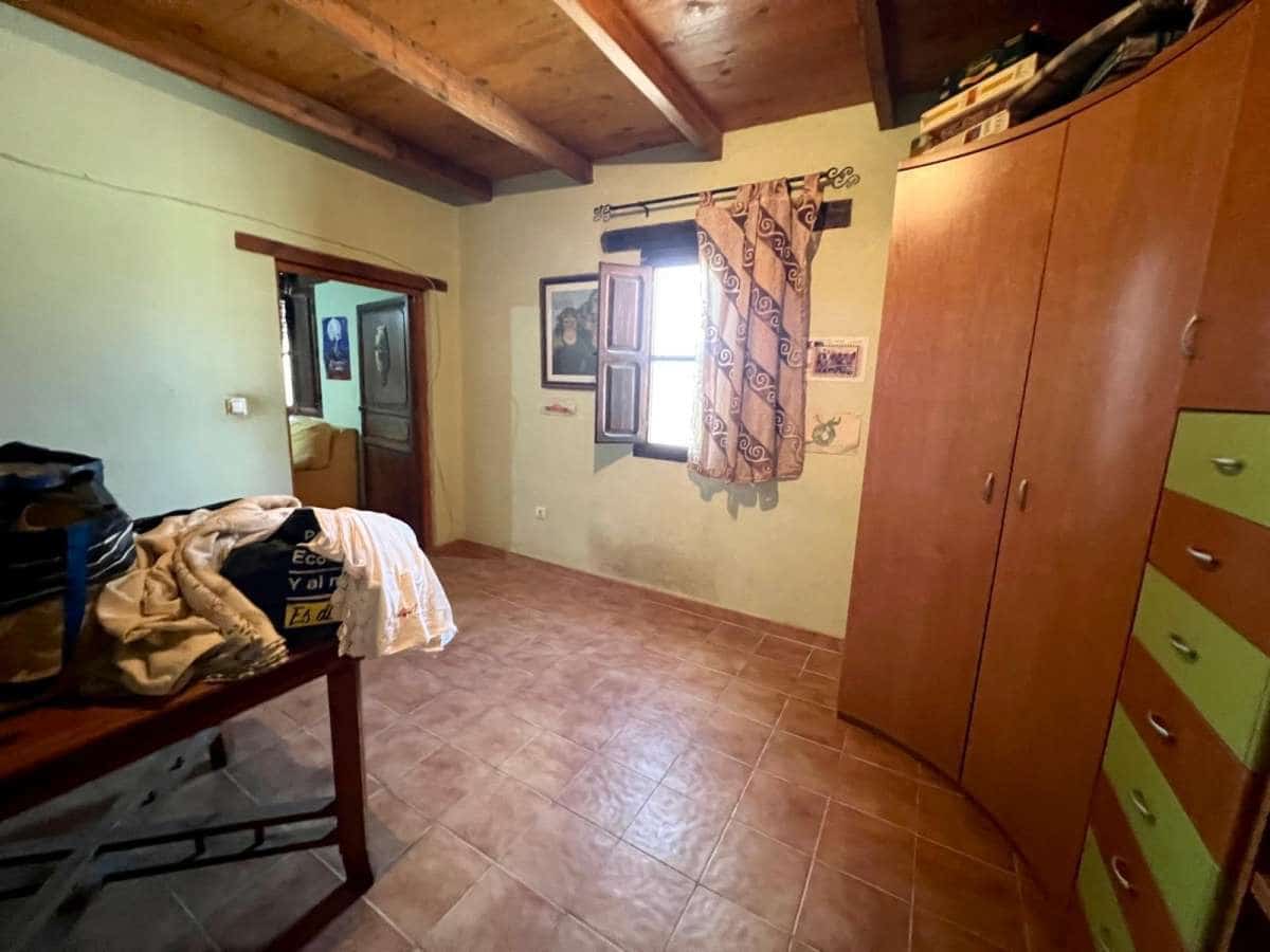 4 bedroom Finca/Country House for sale in Pinoso - € 176,995 (Ref: 9834482)