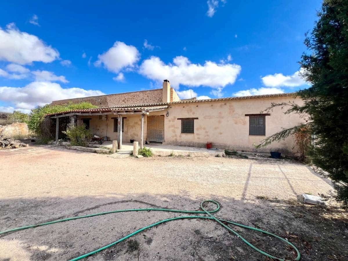 4 soveværelse Finca/Landehus til salg i Pinoso med swimmingpool garage - € 176.995 (Ref: 9834482)