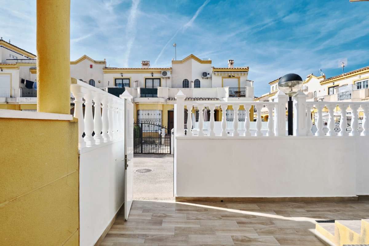 3 quarto Casa em Banda para venda em Guardamar del Segura - 199 900 € (Ref: 9834483)