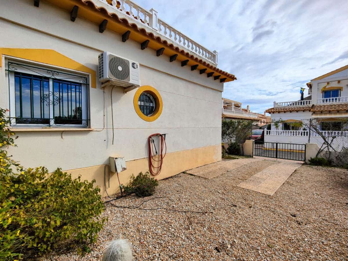 Casa de 3 habitaciones en Orihuela Costa en venta - 235.000 € (Ref: 9834486)