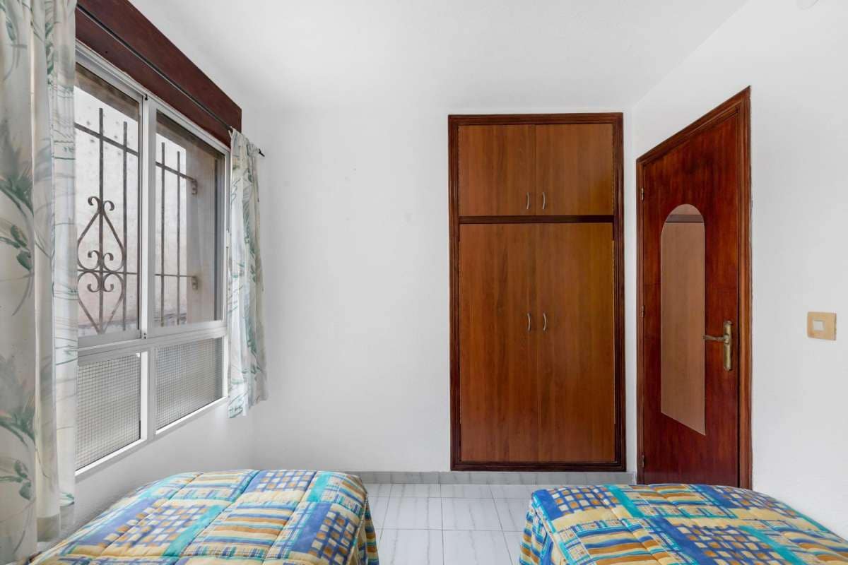 Bungalow de 3 habitaciones en Torrevieja en venta - 155.000 € (Ref: 9834489)