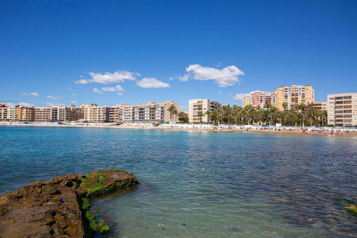 Bungalow de 3 habitaciones en Torrevieja en venta - 155.000 € (Ref: 9834489)
