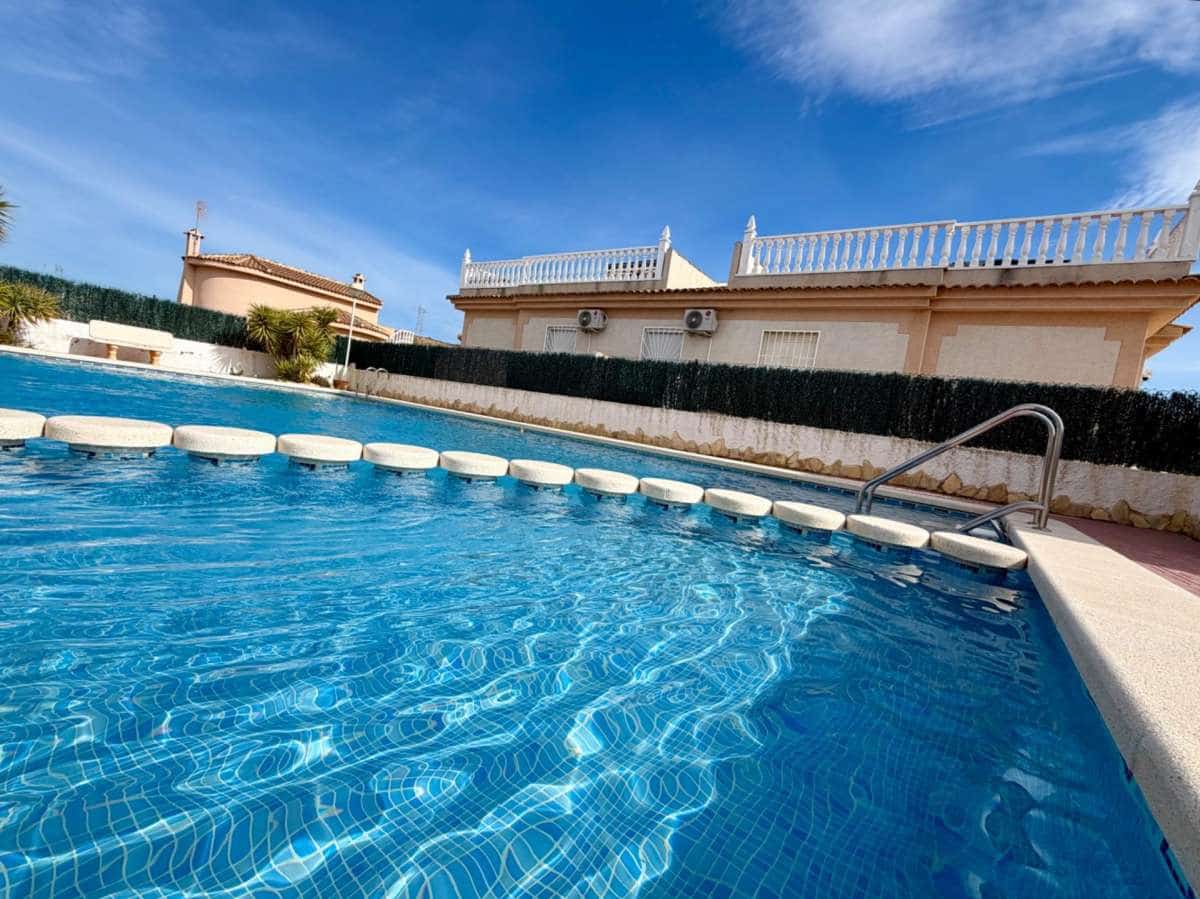 2 bedroom Townhouse for sale in Rojales - € 210,000 (Ref: 9834497)