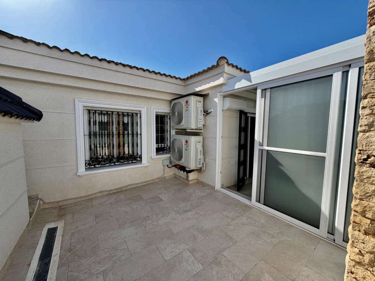 4 chambre Villa/Maison Semi-Mitoyenne à vendre à Orihuela Costa - 430 000 € (Ref: 9834498)