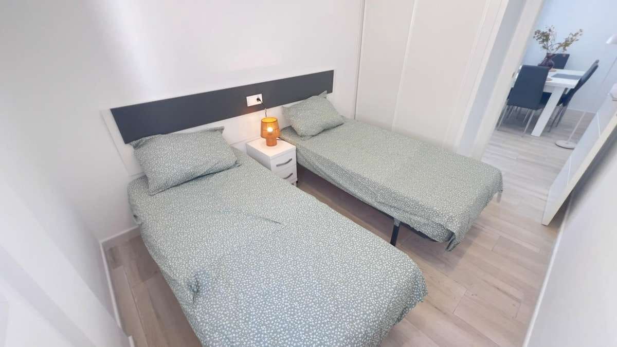 3 slaapkamer Bungalow te koop in Orihuela Costa met zwembad garage - € 199.900 (Ref: 9834504)