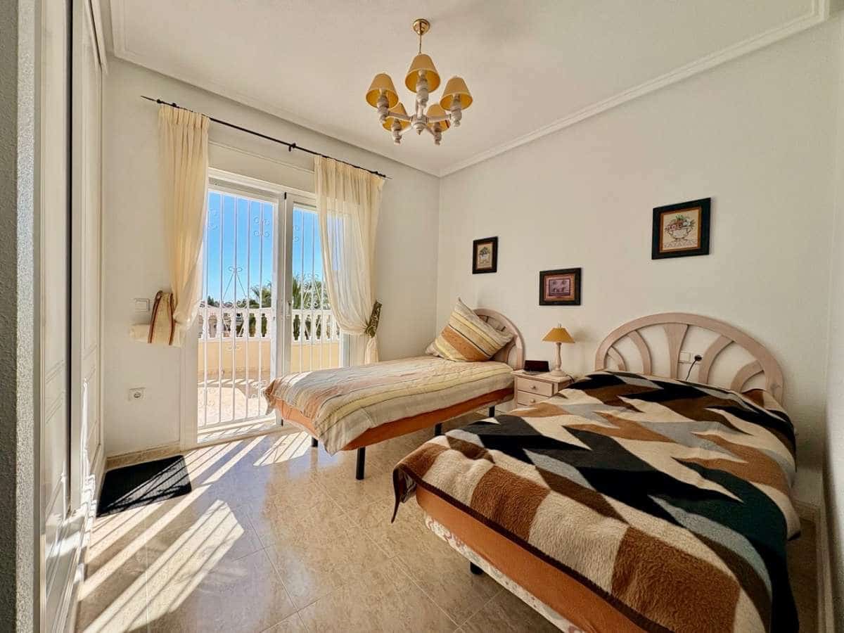 2 bedroom Terraced Villa for sale in Rojales - € 185,000 (Ref: 9834509)