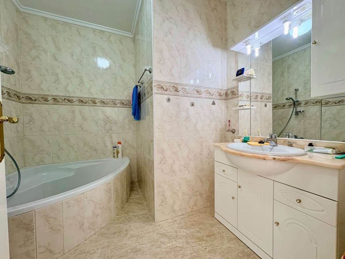 2 bedroom Terraced Villa for sale in Rojales - € 185,000 (Ref: 9834509)