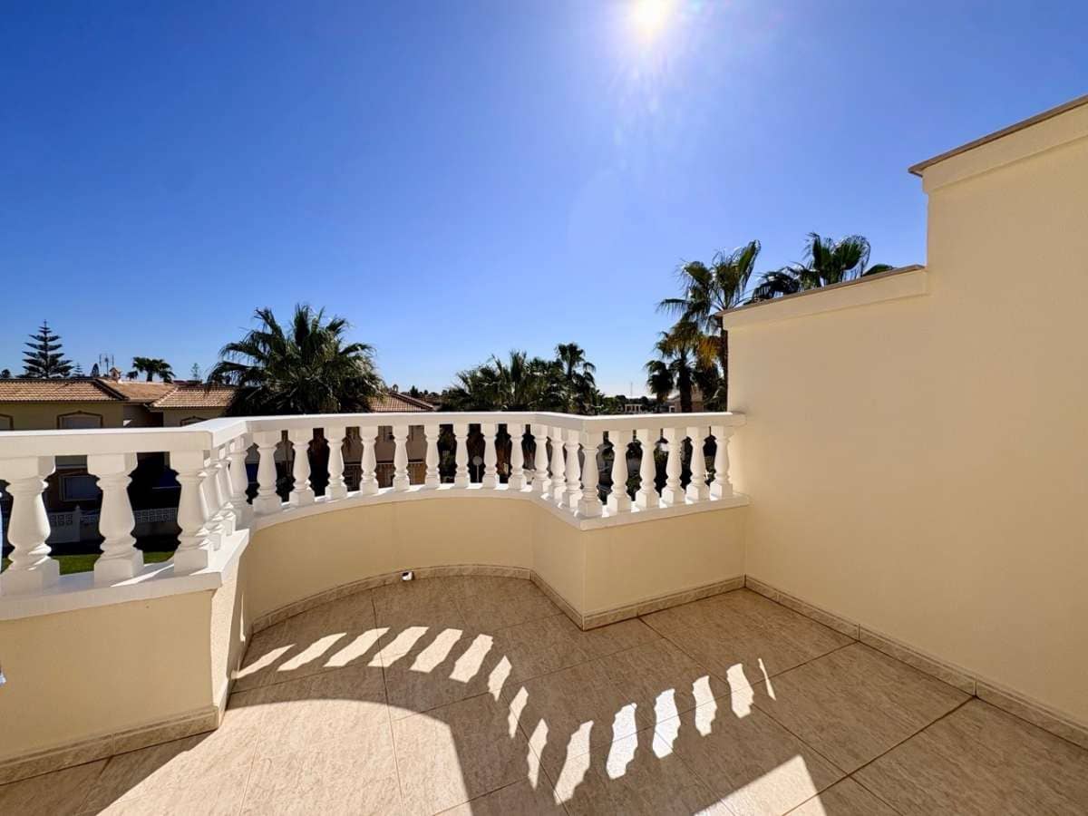 2 bedroom Terraced Villa for sale in Rojales - € 185,000 (Ref: 9834509)