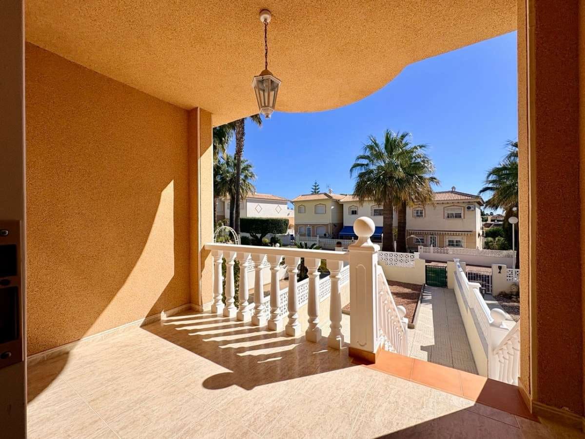 2 bedroom Terraced Villa for sale in Rojales - € 185,000 (Ref: 9834509)