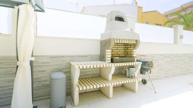 4 soveværelse Byhus til salg i Torrevieja - € 529.000 (Ref: 9834515)