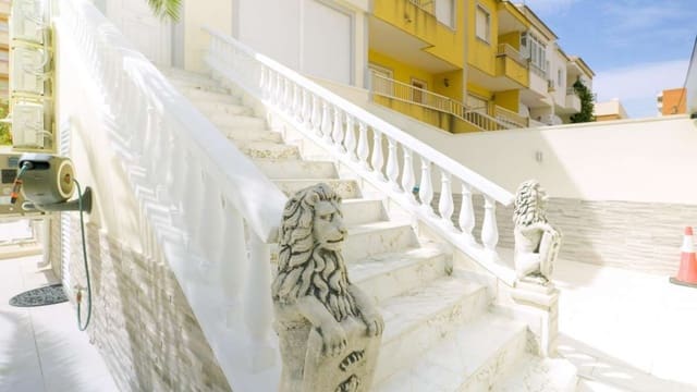 4 soveværelse Byhus til salg i Torrevieja - € 529.000 (Ref: 9834515)