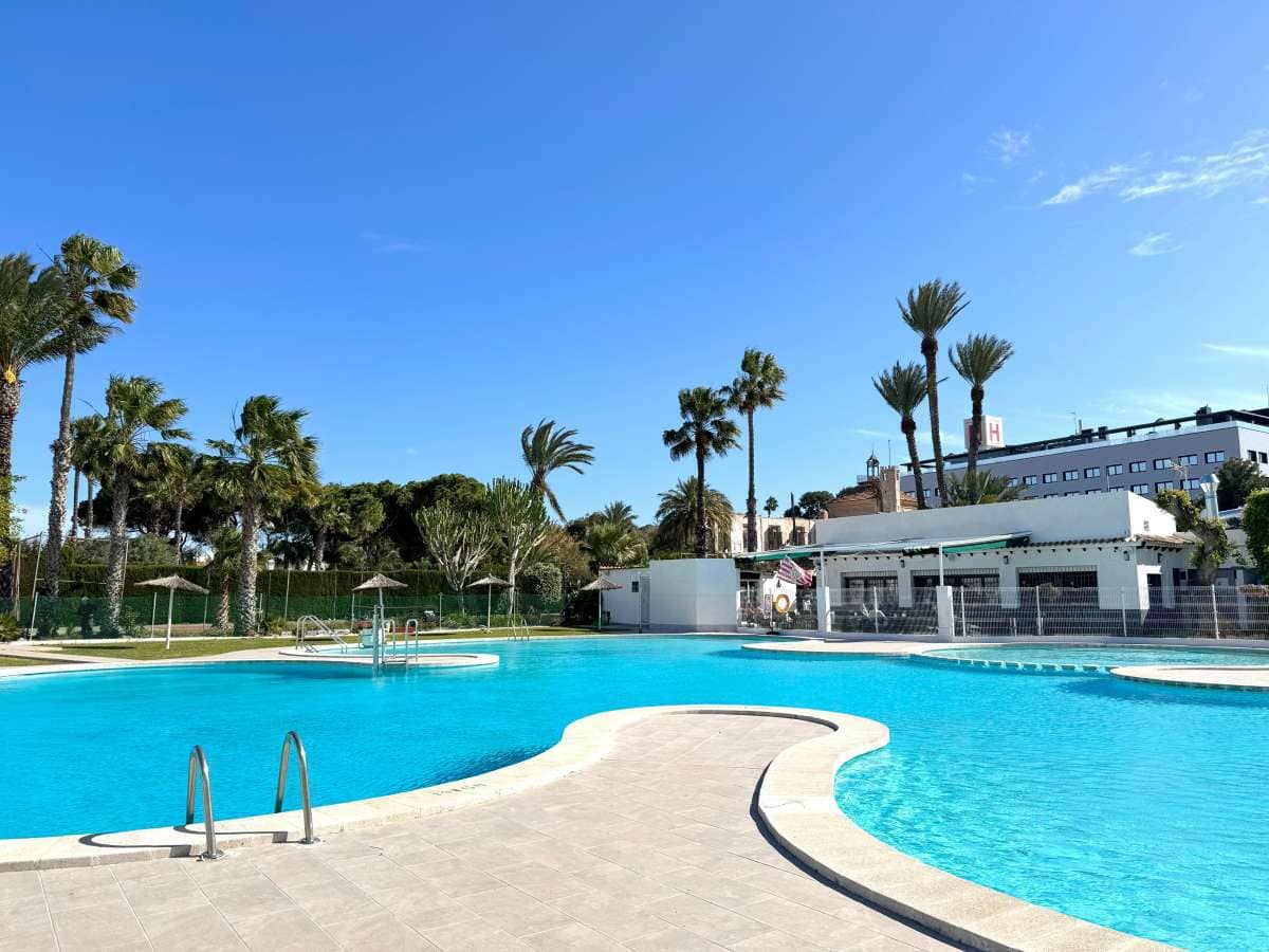 1 quarto Bungalow para venda em Torrevieja - 115 000 € (Ref: 9872319)