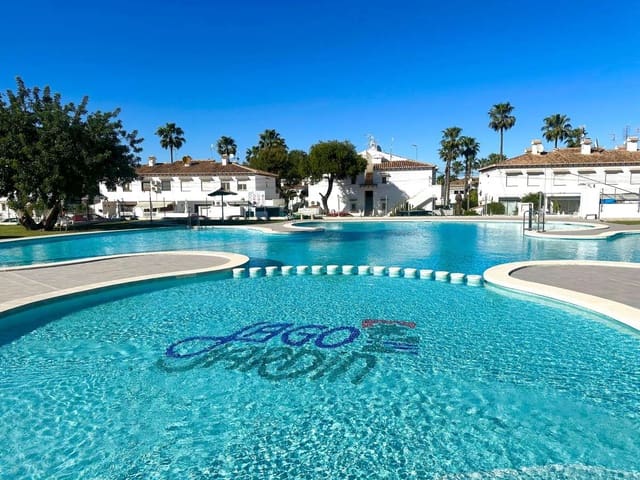 1 chambre Bungalow à vendre à Torrevieja avec piscine - 109 500 € (Ref: 9872319)